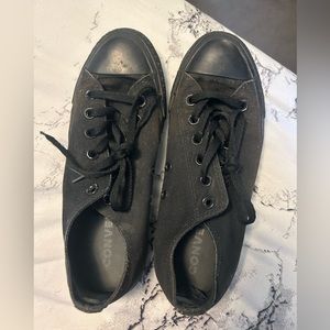 black converse